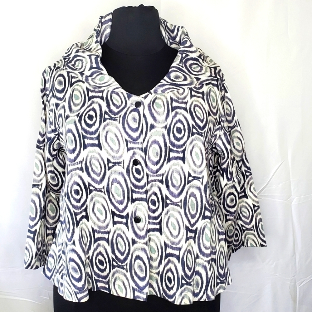 Abstract Circle Print Button-Front Blouse in Navy and White